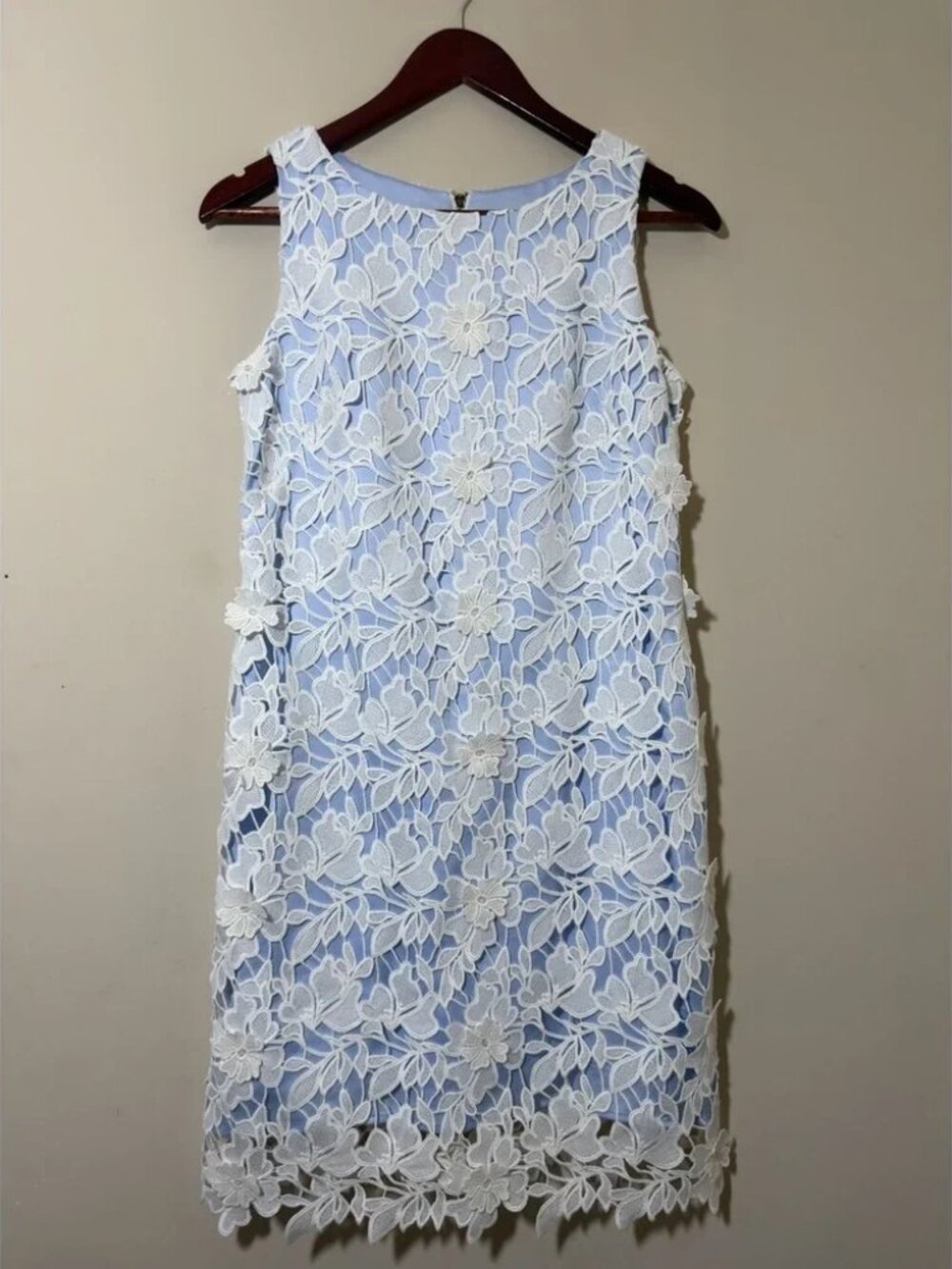 Report Eliza J White 3D Floral Dress Over Baby Blue Dress Size 2